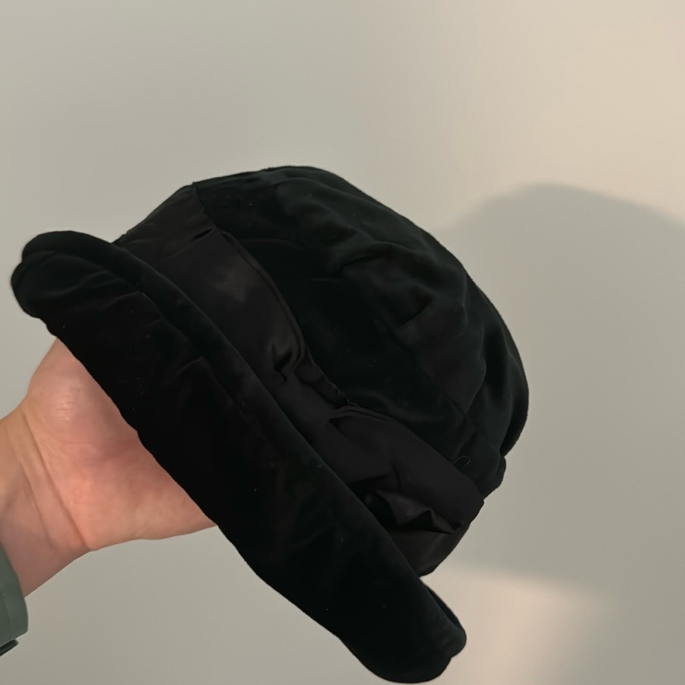 Vintage Girls Hat Black Velvet